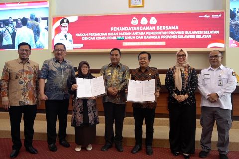 Pemprov Sulsel jadi yang pertama serahkan NPHD bersama KPU-Bawaslu