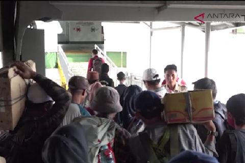 Erupsi Krakatau tak berpengaruh ke penyeberangan