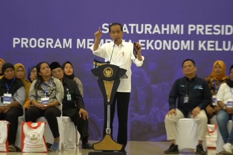 Presiden Jokowi senang dengan perkembangan nasabah Mekaar PNM