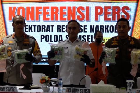 Polda Sumsel ringkus satu orang dan pasutri pengedar sabu 111 kg