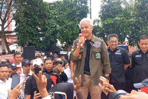 Ganjar janjikan pinjaman bunga rendah ke pengemudi ketek di Palembang