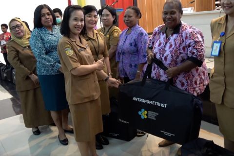 Pemkot Jayapura salurkan bantuan antropometri pada 218 posyandu