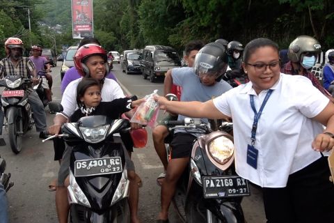 ANTARA Papua bagikan ratusan takjil, beri pesan jaga toleransi