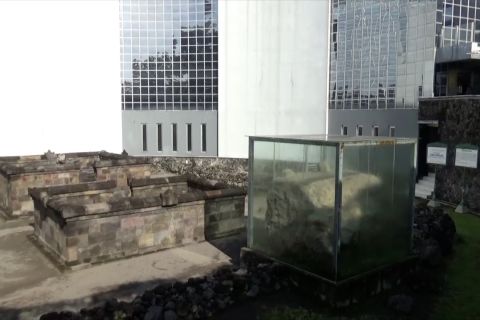 Mendalami keilmuwan dari masa silam