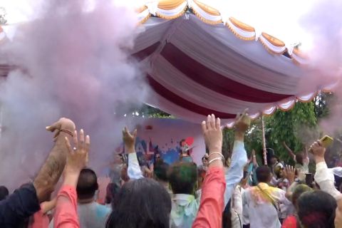 Meriahnya Holi, Festival warna India di Bali