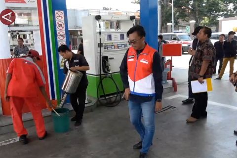 Petugas gabungan di Malang inspeksi SPBU untuk antisipasi kecurangan