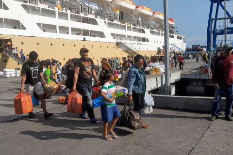 300 peserta mudik gratis diberangkatkan dari Pelabuhan A Yani Ternate