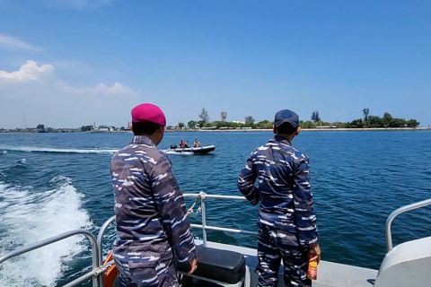 Ciptakan rasa aman, Lanal Lhokseumawe patroli lokasi wisata pantai