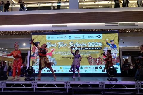 Hari Tari Sedunia, penari di Sumsel menari delapan jam tanpa henti