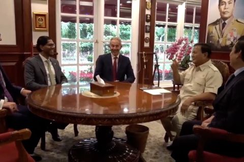 Menhan Prabowo diskusi isu global dengan Tony Blair