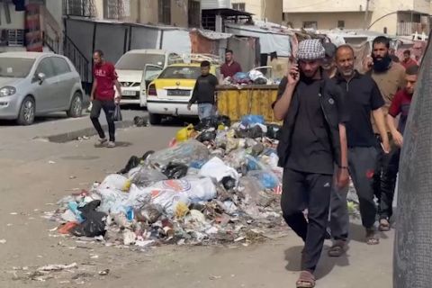 Tak hanya konflik, warga di Rafah juga hadapi tumpukan sampah