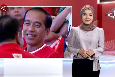 Momen Jokowi nobar bola hingga miskomunikasi soal barang hibah impor