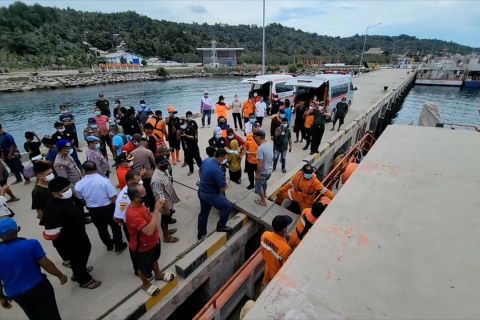 BNPB tambah armada maksimalkan proses evakuasi warga dari Tagulandang