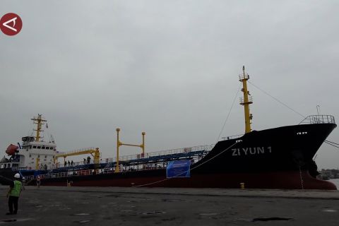 Kemendag amankan kapal tanker tanpa dokumen impor lengkap di Palembang