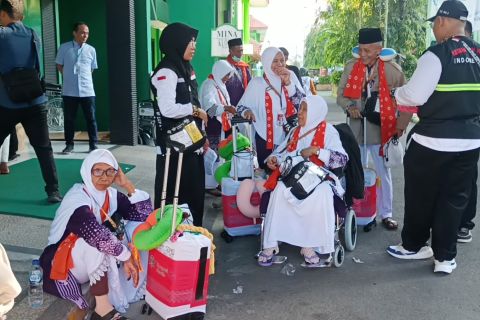 Petugas dampingi 69 persen jamaah calon haji Surabaya beresiko tinggi