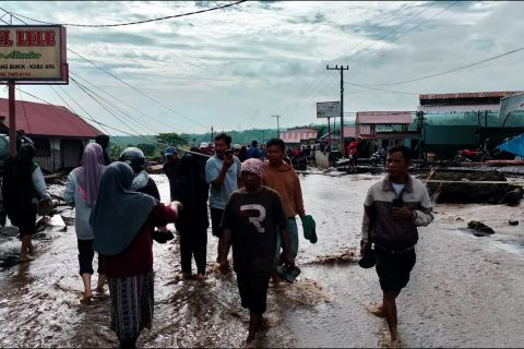 Sumbar targetkan perbaikan jalan terdampak bencana tuntas sepekan