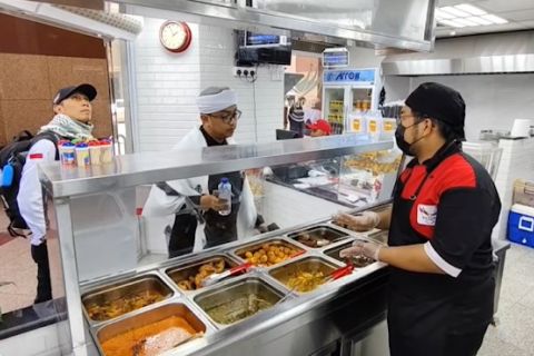 Nasi Padang Bu’yung jadi pilihan santap jamaah haji di Madinah