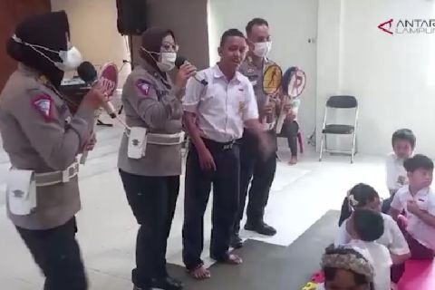 Polda Lampung edukasi anak-anak disabilitas tentang keselamatan berlalu lintas