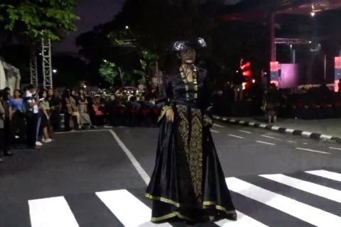 Denpasar Fashion Street hadirkan konsep fashion show lebih merakyat