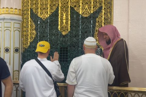Menginjakkan kaki di 'Taman Surga' Masjid Nabawi