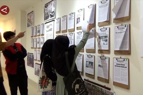Jejak transisi politik Indonesia dalam pameran arsip pers Yogyakarta