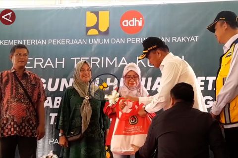 Menko PMK serahkan kunci Huntap Tondo II untuk penyintas gempa Palu