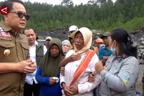 Pemprov Jatim berikan santunan untuk keluarga korban longsor Lumajang