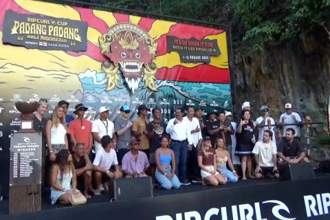 Rip Curl Cup Padang Padang perdana gelar kompetisi divisi wanita