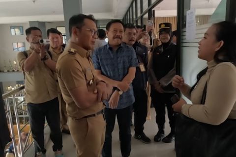Sidak PPDB SMP, Pj Wali Kota Bogor pastikan tidak ada 'KK numpang'