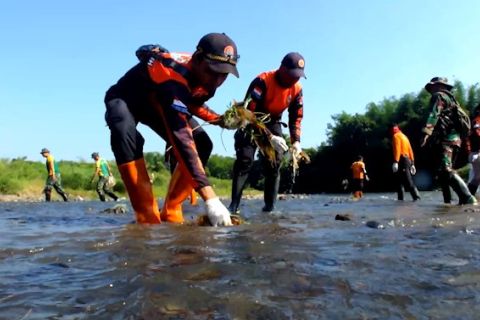 Pemkab Jember gelar aksi bersih sungai peringati Hari Sungai Nasional