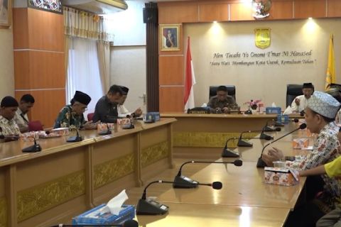 Pemkot Jayapura berangkatkan 9 orang umrah gratis ke Tanah Suci