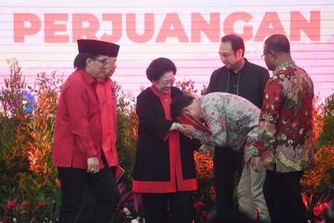 Disuruh usung Anies pada Pilkada Jakarta, ini jawaban Megawati Ketum PDIP - Video