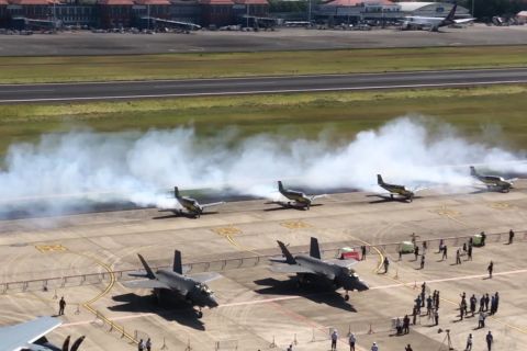 Aerobatik di bandara, AirNav pastikan keamanan penerbangan sipil