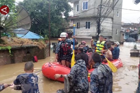 Tanah longsor dan banjir tewaskan 66 orang di Nepal