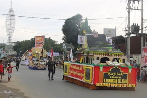 38 provinsi ramaikan pawai taaruf jelang dimulainya MTQ Nasional