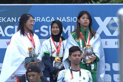 Az-Zahra pertahankan medali emas selam kolam 100 meter bifins PON XXI