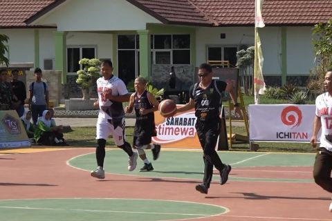 Pangdam II Sriwijaya jaga kedekatan personel lewat olahraga di HUT TNI