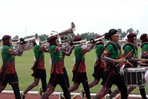 Tuan rumah sabet medali emas drumband nomor LBJP 400 meter putri