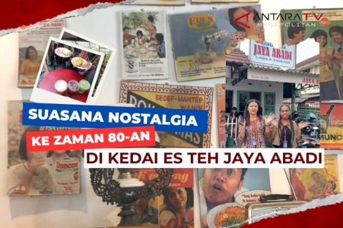 Suasana nostalgia ke zaman 80-an di Kedai Es Teh Jaya Abadi