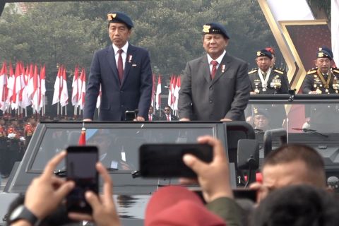 Jokowi pulang ke Solo usai sambut Prabowo