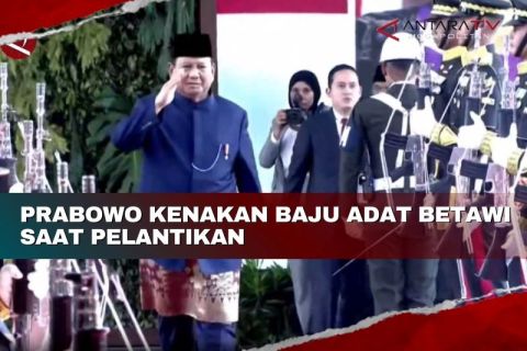 Prabowo kenakan baju adat Betawi saat pelantikan