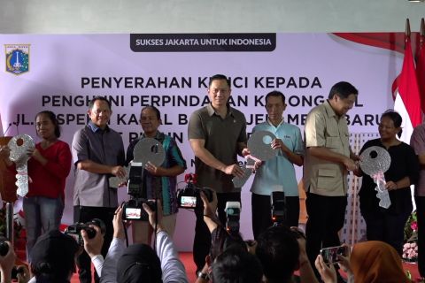 Penghuni kolong tol di Jakbar resmi pindah ke Rusun Rawa Buaya