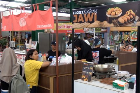 Satu per satu pasar rakyat Kota Malang disulap jadi pusat kuliner