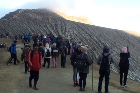 Jumlah kunjungan wisatawan di Kawah Ijen capai 102.356 orang