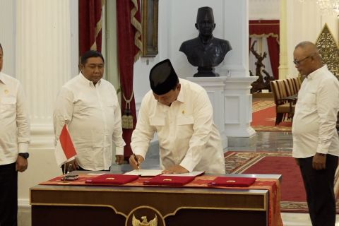 Prabowo resmi hapus piutang macet UMKM, petani, dan nelayan