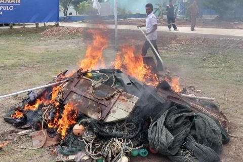 PSDKP musnahkan alat tangkap ilegal hasil pengawasan di perairan Aceh