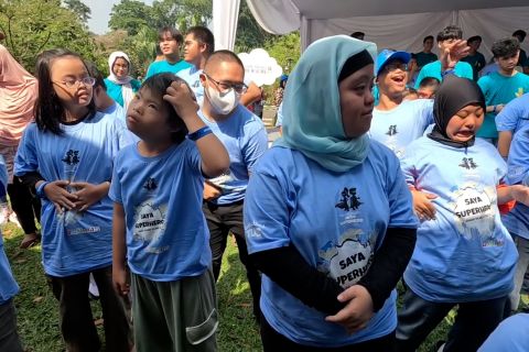 Puluhan anak 'down syndrome' bermain & belajar di Kebun Raya Bogor