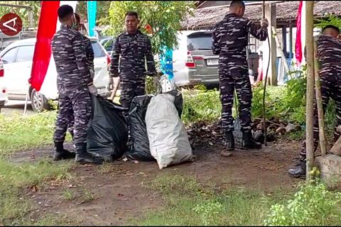 Satu ton sampah lebih dikumpulkan Lanal Lhokseumawe jelang hari Armada