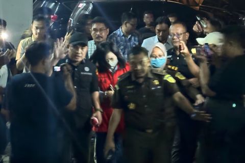 Kejagung tetapkan ibu kandung Ronald Tannur sebagai tersangka - Video