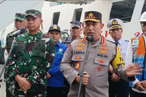 Demi keamanan, rekayasa hujan di kepulauan Jatim dialihkan ke laut